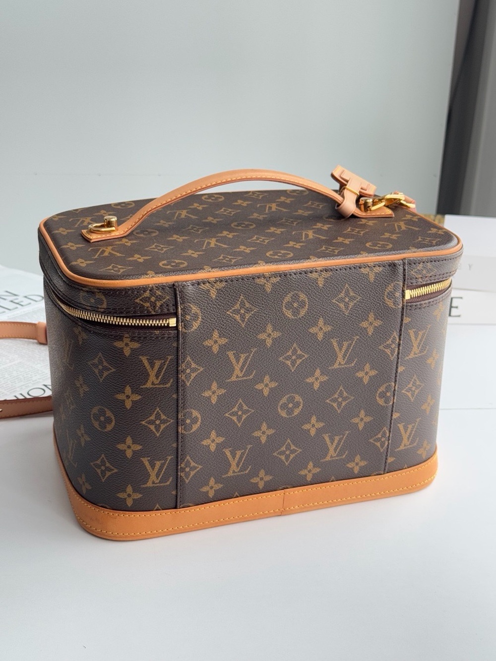 Louis Vuitton Monogram Canvas Nice Vanity - Picture 4 of 11